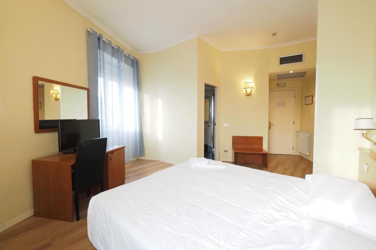 Laura 3* Rome