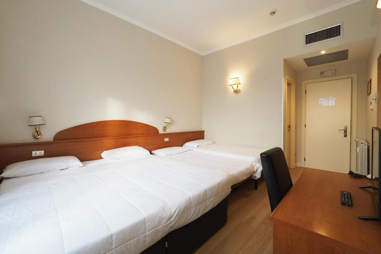 Laura Hotel 3*