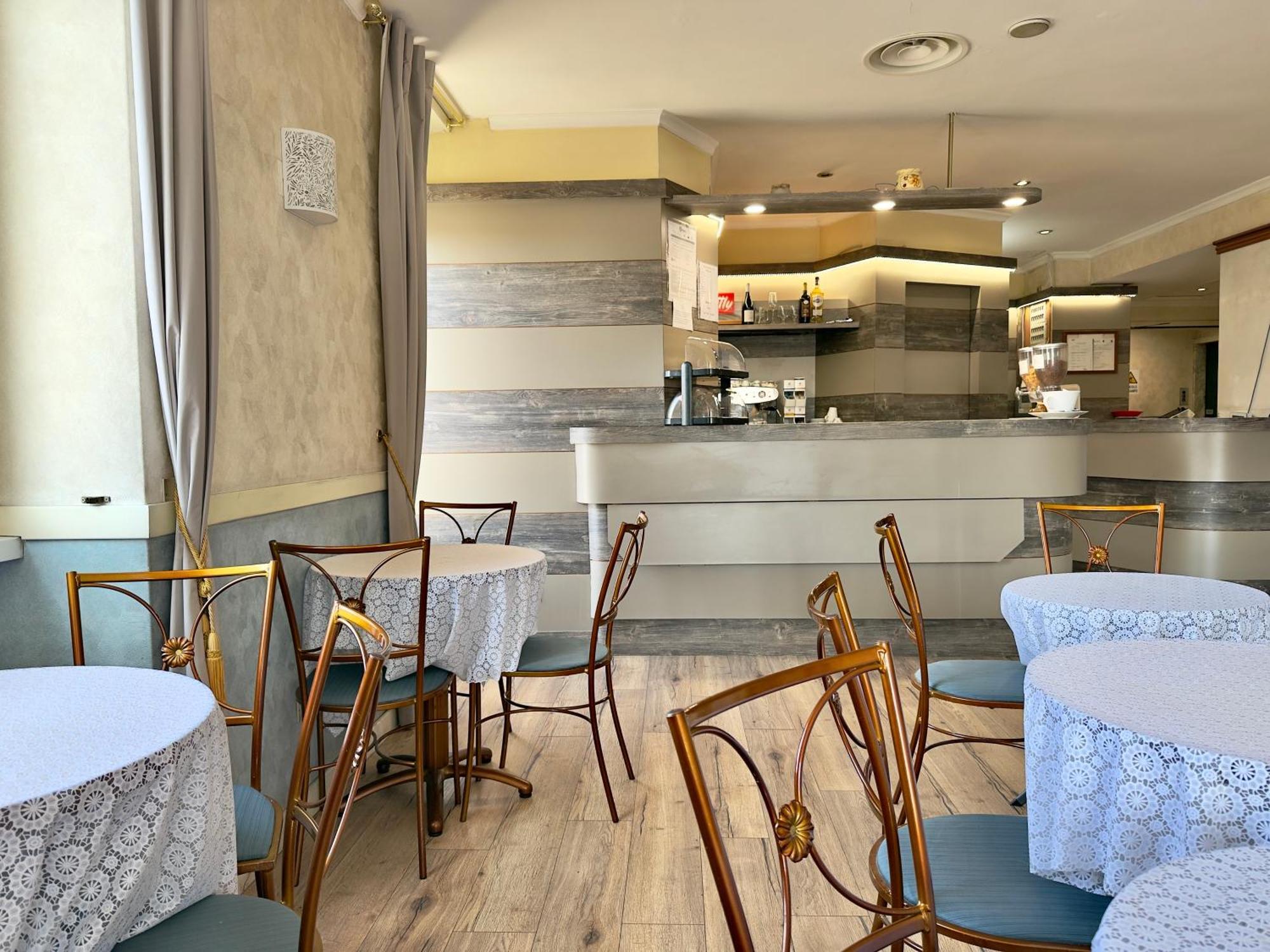 Laura Hotel